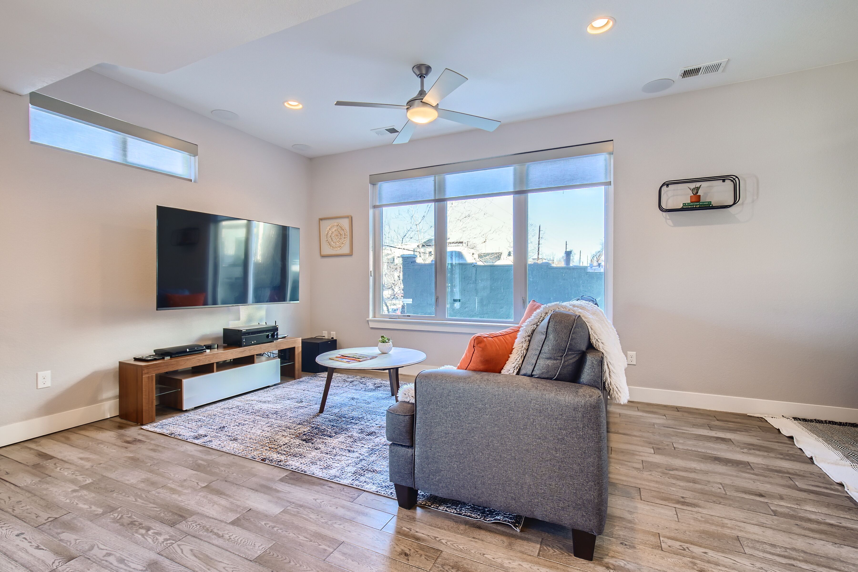 TV connectée, lecteur de DVD, chaîne hi-fi