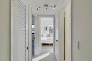 Interior - Modern & Rlx space for 6 ppl (Fort Lauderdale)