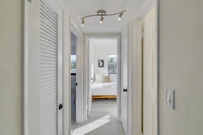 Modern & Rlx space for 6 ppl