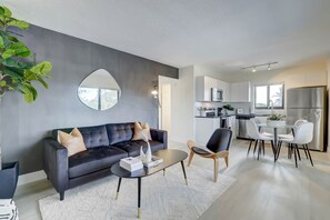 Smart TV - Modern & Rlx space for 6 ppl (Fort Lauderdale)