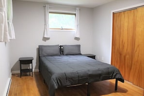 3 bedrooms, desk, iron/ironing board, WiFi