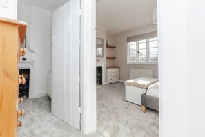 2 quartos, ferros/tábuas de passar roupa, Wi-Fi de cortesia