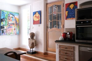 Fridge, microwave, oven, dishwasher - Vacation rental house with pool AUREILLE LS1-423 (Aureille)