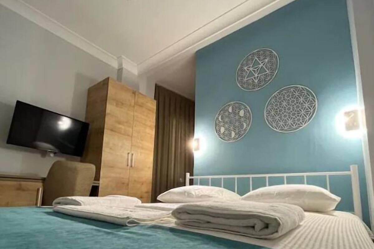 Economy Room