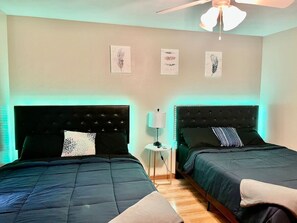 3 bedrooms, desk, iron/ironing board, travel crib - Beautiful10-Person Home  Game Room  Pet Friendly (Belvidere)