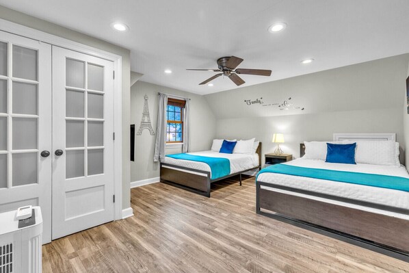 4 bedrooms, desk, iron/ironing board, travel cot