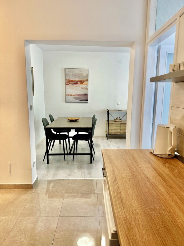 Dining - Charming apartment Amphora 150 meters from the sea. (Hvar)