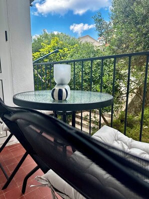 Outdoor dining - Charming apartment Amphora 150 meters from the sea. (Hvar)