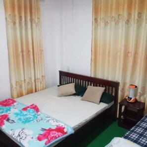 3 bedrooms, internet, bed sheets, wheelchair access