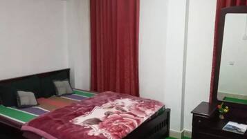 3 bedrooms, internet, bed sheets, wheelchair access