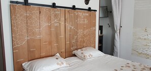 Classic-Doppel- oder -Zweibettzimmer, Verbindungszimmer, Blick auf den Innenhof | 1 Schlafzimmer, hochwertige Bettwaren, individuell dekoriert