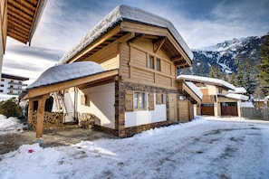 Chalet Panache in the winter - Ski Chalet Panache, great views, Chamonix All Year (Chamonix)
