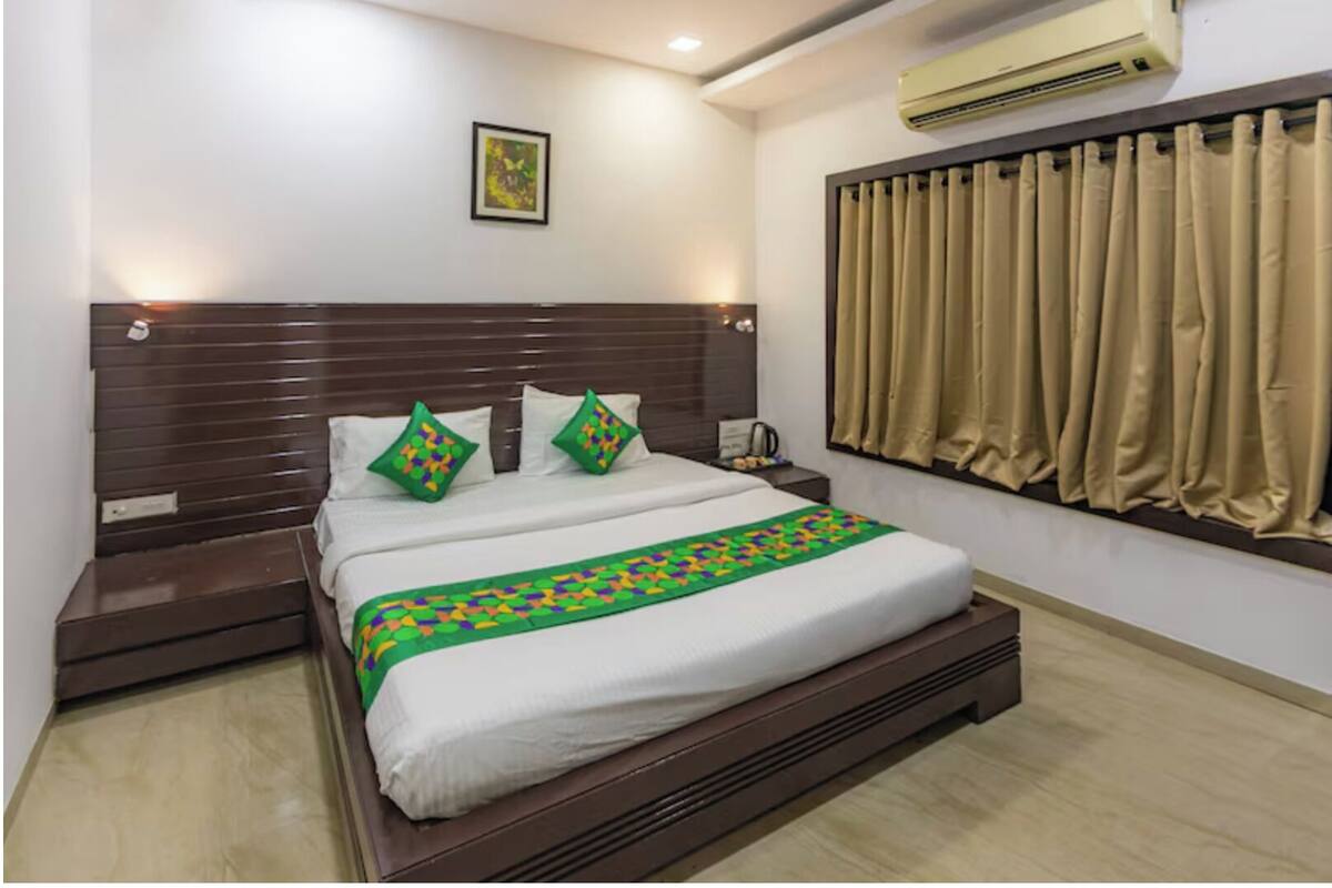 Standard Room | Individually furnished, desk, blackout drapes, iron/ironing board