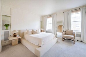 3 Schlafzimmer, Schreibtisch, Bügeleisen/Bügelbrett, WLAN