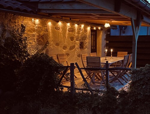 Former rustic bakery, four bedrooms, with pool in idyllic village