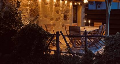 Former rustic bakery, four bedrooms, with pool in idyllic village