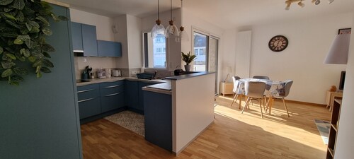 Very Nice 2 Bedroom Apartment in the Heart of Concarneau - Balcony - Parking
