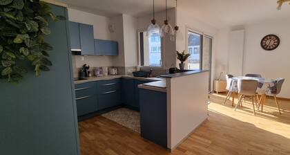 Very Nice 2 Bedroom Apartment in the Heart of Concarneau - Balcony - Parking