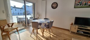 Interior - Very Nice 2 Bedroom Apartment in the Heart of Concarneau - Balcony - Parking (Concarneau)