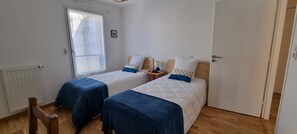 2 bedrooms, desk, iron/ironing board, free WiFi