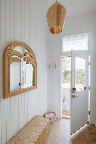 The Sunsetter - Surf studio with private roof top porch