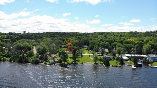 Newly Renovated 2 Bedroom Cabin - Sandy Beach/Firepit/Boating & More