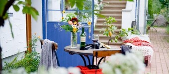 Small romantic apartment with sauna, garden, pool