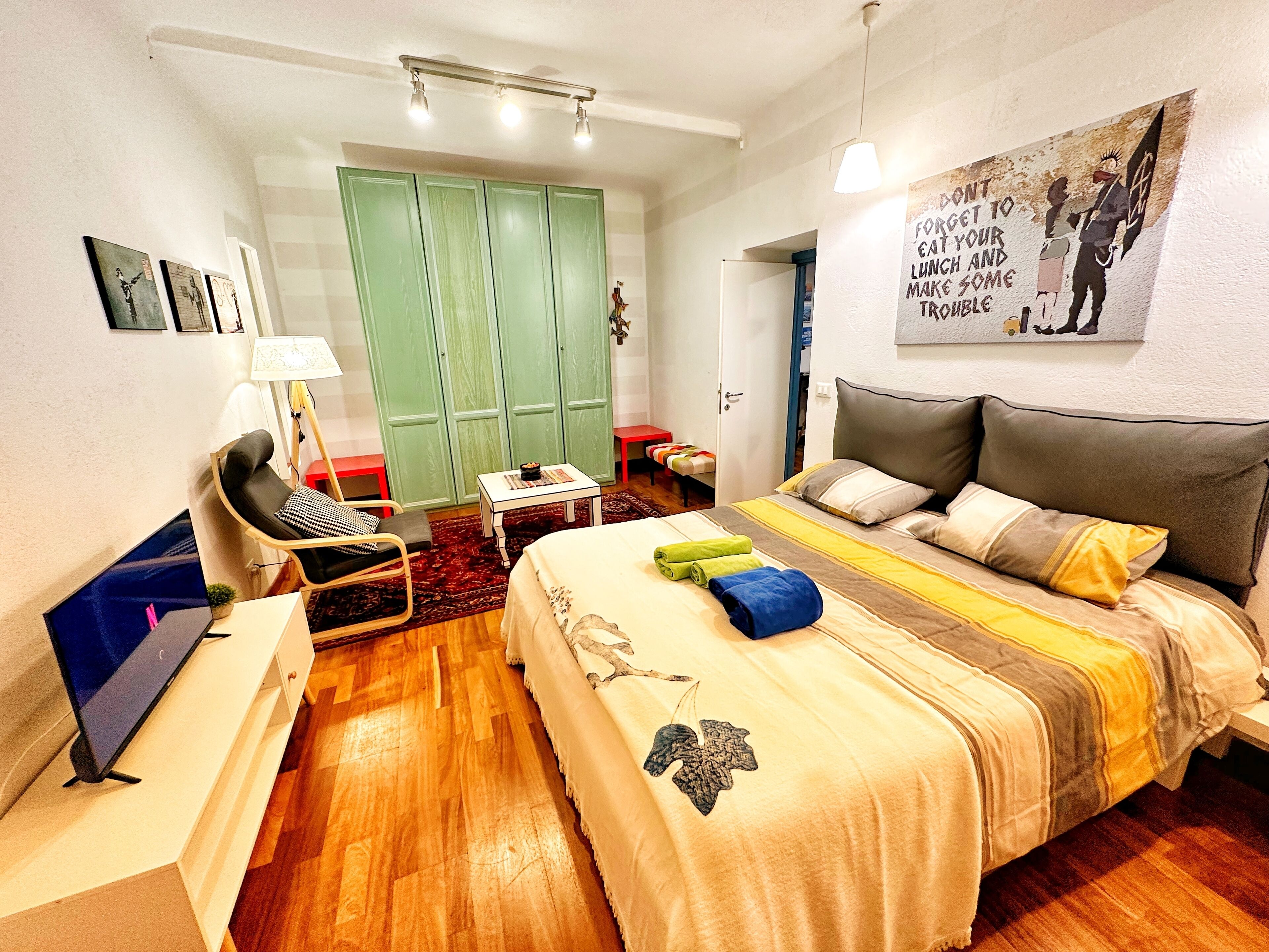 1 habitación, escritorio y insonorización 