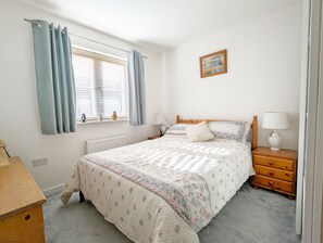 3 dormitorios, tabla de planchar con plancha, wifi gratis y ropa de cama