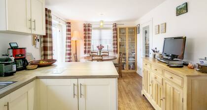 Happy Days - a family house that sleeps 5 guests in 3 bedrooms