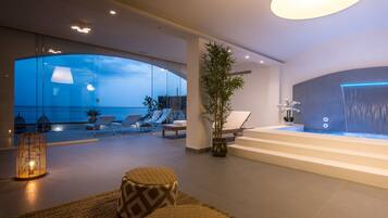 Piscina coperta, piscina all'aperto