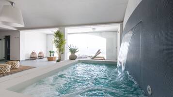 Piscina coperta, piscina all'aperto