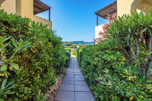 Apartment "Corbezzolo" with Pool View, Shared Pool & A/C