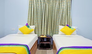 Economy Room | Desk, iron/ironing board - Itsy Hotels Sidhartha Residency (Bhubaneshwar)