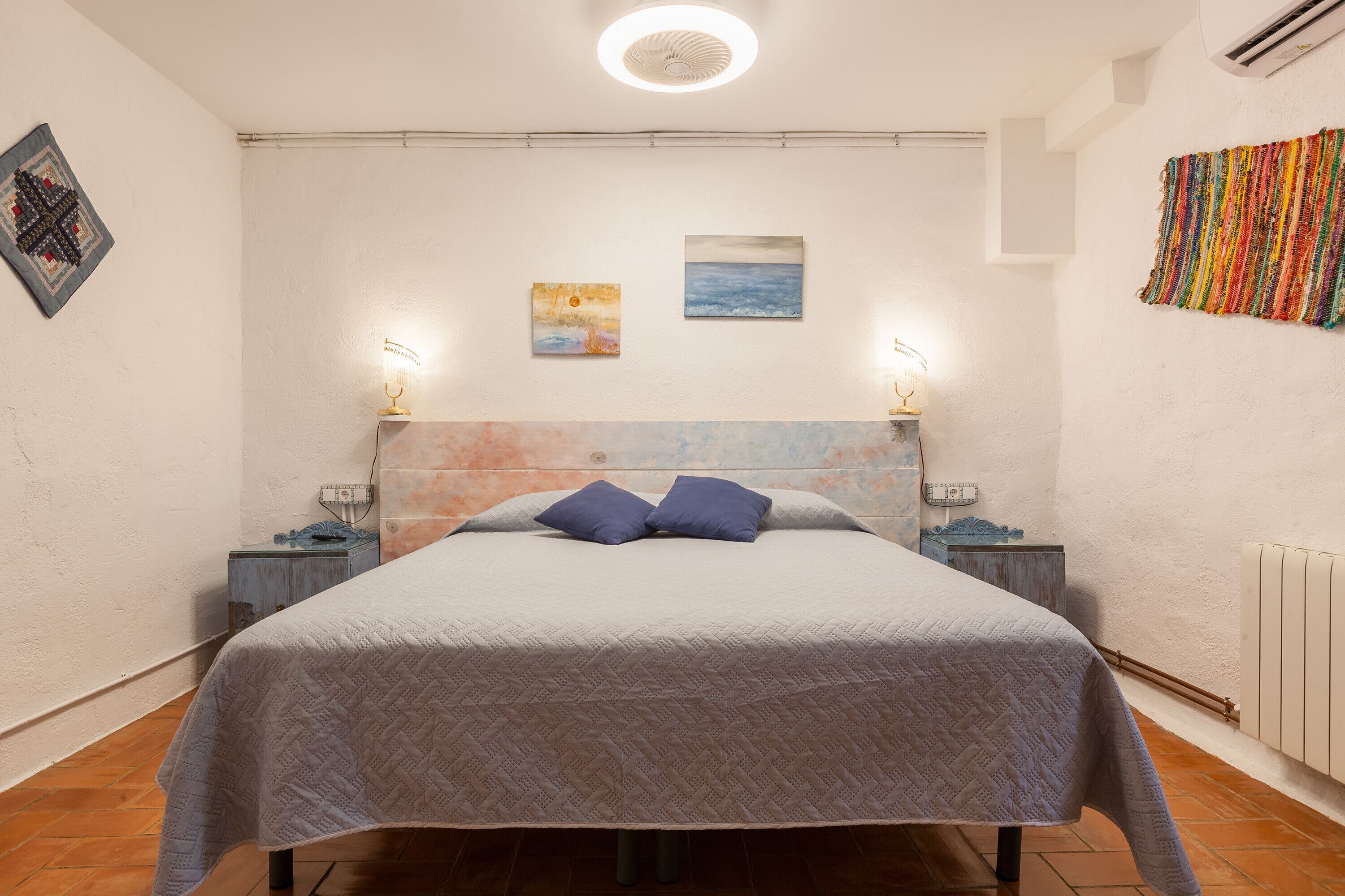 2 slaapkamers, een strijkplank/strijkijzer, gratis wifi, beddengoed