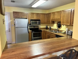 Fridge, microwave, oven, stovetop - Townhouse! 2BR/2.5BA, Walk to The Beach (Miramar Beach)