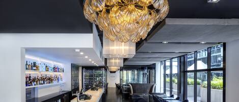 Breakfast, lunch and brunch served