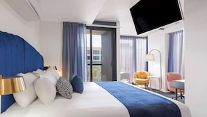 In-room safe, laptop workspace, blackout drapes, soundproofing - Mercure Melbourne St Kilda Road (Melbourne)