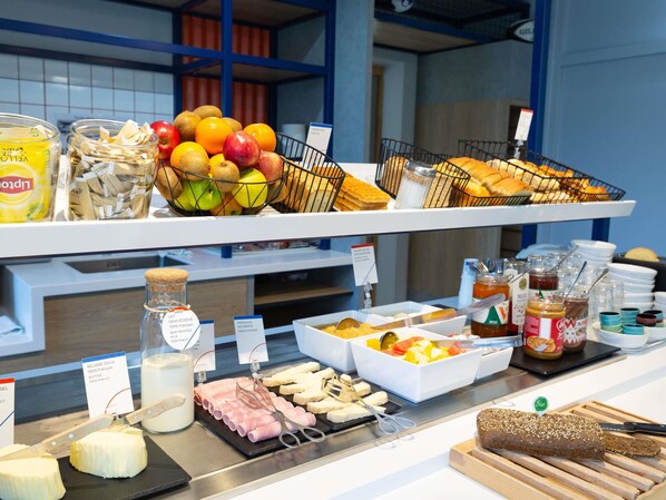 Daily buffet breakfast (EUR 8.90 per person)