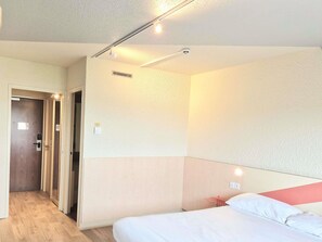 Standard Double Room, 1 Double Bed - Ibis Budget Tours Sud (Chambray-les-Tours)