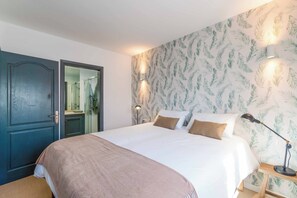 3 slaapkamers, een strijkplank/strijkijzer, wifi, beddengoed