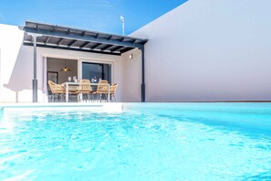 Et oppvarmet basseng