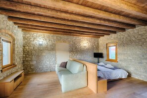 Room | Free WiFi, bed sheets - LA VIGNA DI SARAH (Vittorio Veneto)