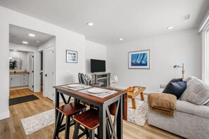 Interior - Cypress Parkside Condo - Dog Friendly! (Traverse City)