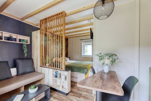 1 bedroom, free WiFi - The Chalet Petit Ecolier in the heart of nature. (Nantes)