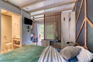 1 bedroom, free WiFi - The Chalet Petit Ecolier in the heart of nature. (Nantes)