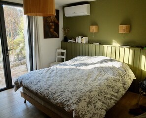 4 Schlafzimmer, Schreibtisch, Bügeleisen/Bügelbrett, Reisekinderbett