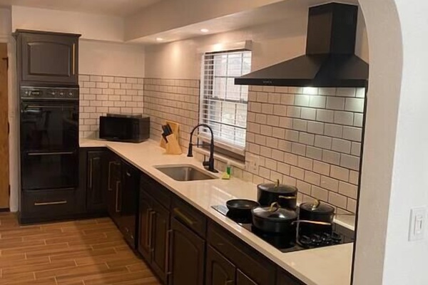 Frigorífic, microones, forn i placa de cuina