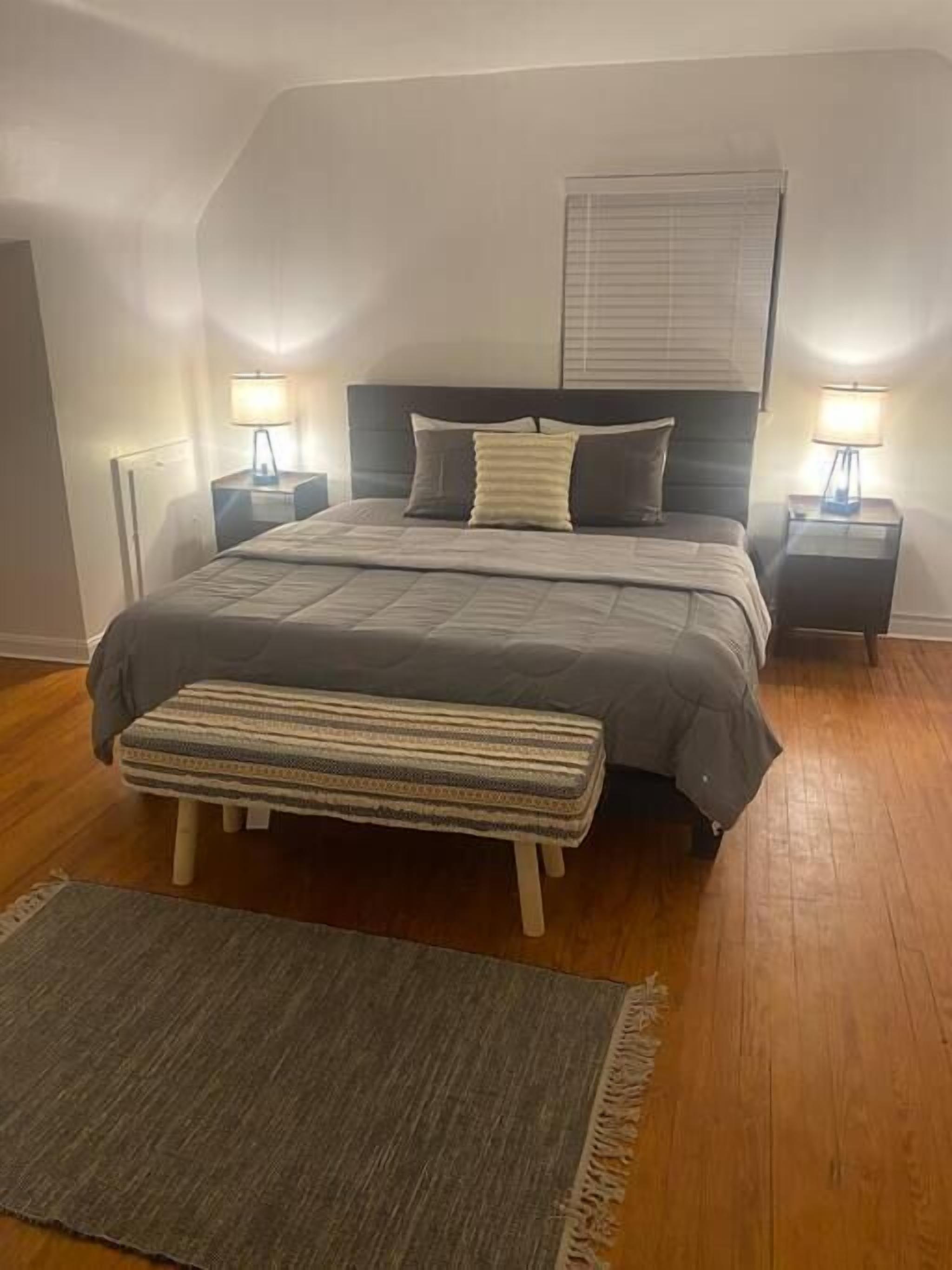 3 chambres, fer et planche à repasser, Wi-Fi gratuit, draps fournis