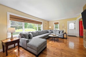 Télévision, cheminée